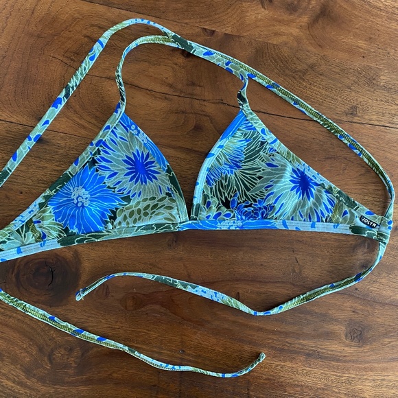Jolyn Clothing Other - Jolyn Triangle Bikini Top Medium